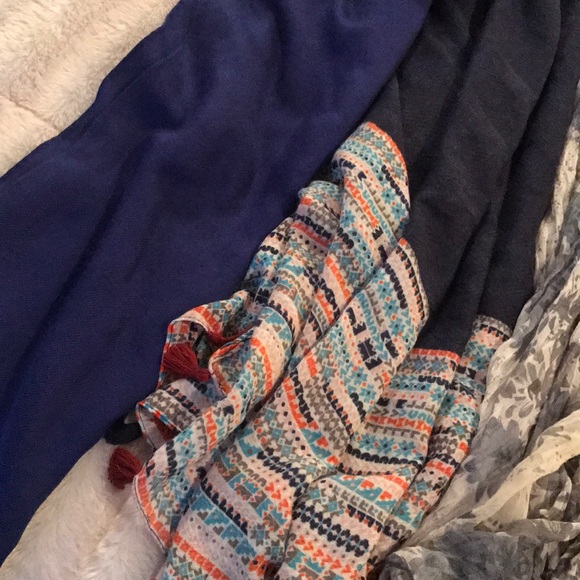 Scarves - Picture 7 of 8